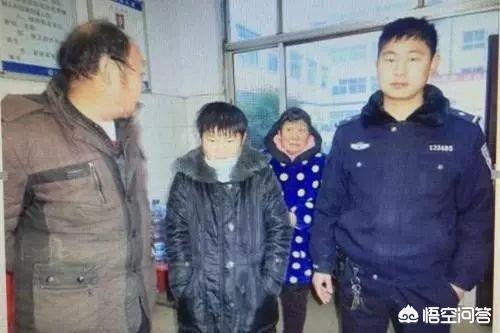 沈阳19岁智障女孩走失，暖心的哥的姐二话不说直接搜街，你怎么看？