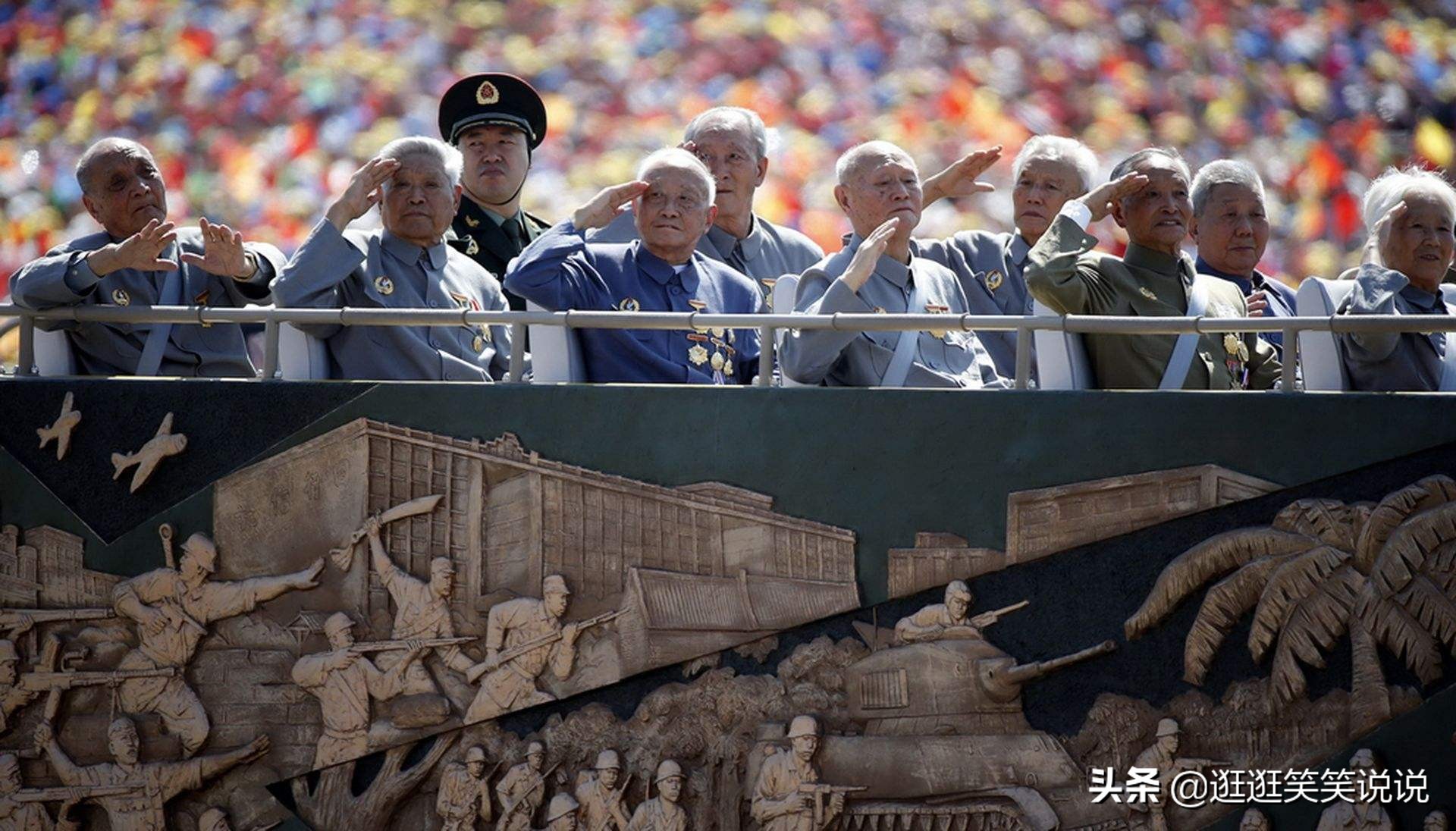 [阅兵这些画面首公开]大阅兵那个举动和画面最让你感动？