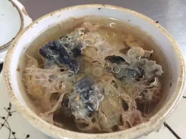 灵芝花胶瘦肉煲鸡汤 灵芝花胶瘦肉煲鸡汤的做法