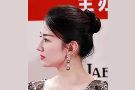 单亲妈妈这样做：做70%妈妈才是对孩子的负责，放手反而是尊重图片