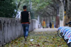 我和秋天有个约会图片