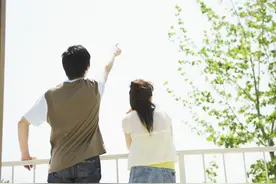 故事：我从背后捂住哥哥眼睛撒娇，对方转身我红了脸“暗恋男神”图片