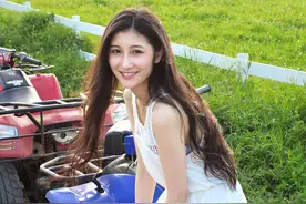 旧照曝光！香港女星被曝整容兼隆胸，遭否认表示遗传母亲优良基因图片