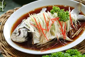 爱吃鱼的人聪明，但鱼胆、鱼黑衣和鱼鳍毒素最重，不要碰图片