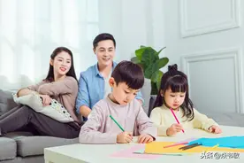 高速上女子车内呼救：快报警，我被挟持了，收费员机智周旋救人图片