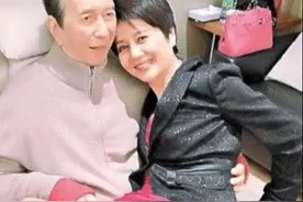 何鸿燊的第4位老婆坦言：65岁何鸿燊向自己示爱，26岁的我吓坏了图片