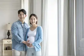 两个孩子，我让二胎随我姓，老公不同意要离婚，难道我错了吗？图片