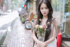当女生有以下行为时，你就要注意了，她可能喜欢上你了图片