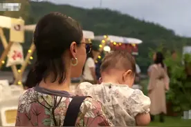 周迅对素人宝宝太宠溺，结婚6年无子，遭爆料是男方不想要小孩？图片