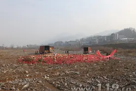 酉阳销毁假冒伪劣烟花爆竹图片