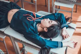 小说：美女老师扭伤脚，保安现场按摩后轻松治愈，让她直呼太神奇图片