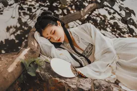 小说：穿越异世，觉醒系统，展开逆天人生！图片