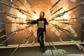 美女主播伊芙蕾雅惨被“万剑穿身” 网友：心疼堂姐图片