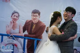 汶川地震“夹缝男孩”廖波结婚图片