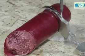 高压水枪喷在人身上究竟有多痛？网友：看着都替他疼