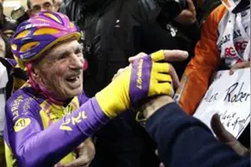 105岁法国老人1小时骑行22公里破世界纪录图片