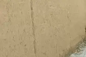 这是甘肃省定西市安定区西巩驿镇营房村高沟社的一位孤独老人住所视频封面