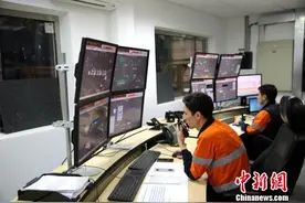 中国大工匠在哈萨克斯坦东部小镇与世界对话图片