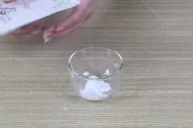 夏天到了，白色体恤易脏不易洗，妈妈用了它清洗的超级干净！