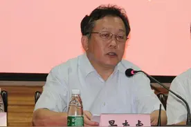 景李虎出任广东省教育厅厅长，陈光荣任省国土厅厅长图片