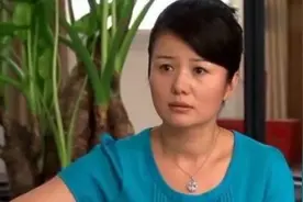 51岁郑卫莉隐藏十年老公曝光，是我们熟知的他，与继子杜淳融洽！视频封面