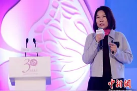 中国商界木兰年会北京举行 董明珠再推银隆新能源图片