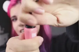 口红都被妹子拿来涂脸了，那腮红能干嘛呢视频封面