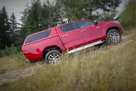 丰田Hilux（海拉克斯） 2,4 D-4D 6AT-测试视频，神车