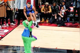 阿龙-戈登：初次扣篮12岁图片