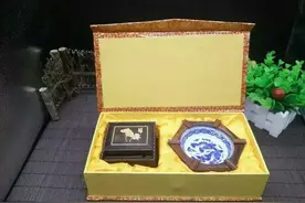 城会玩！会弹跳的烟盒，够我玩一年了！图片