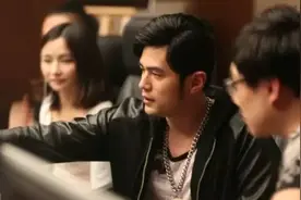 连周杰伦都成立“撸啊撸”战队了，现在电竞行业有多赚钱？图片