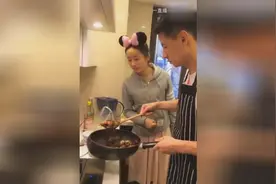 钱泳辰给太太吕一盛面，被夸完美体现了上海好男人形象~