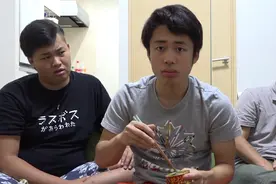 「未公开画面」吃海狮！吃鹿！吃熊！的视频里混入了一个笨蛋