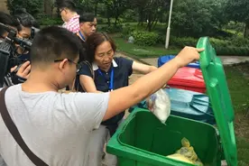 杭州市区生活垃圾分类红黑榜 这些单位被点“差评”图片