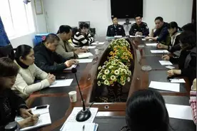 柳州：居民与物业矛盾   民警上门来调解图片