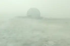 视频实拍台风“天鸽”珠海登陆 风急浪大图片