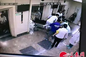 “女汉子”徒手抢救大吐血患者图片