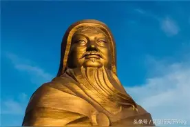 乌海市甘德尔山上成吉思汗雕像，相当壮观！图片
