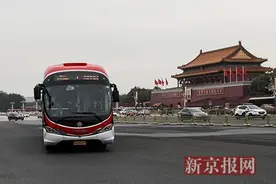 “大1路”更换纯电动公交车，具备除雾霾、防碰撞等“黑科技”图片