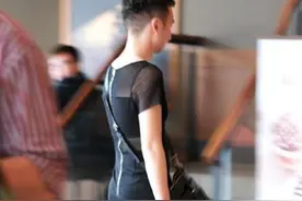 男子短裙高跟上街 男人美起来不逊女生图片