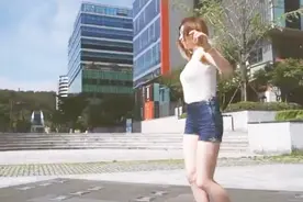 Feeling，MV的女主角真好看啊