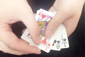 魔术揭秘：神奇瞬间变幻的扑克牌，原理太简单！视频封面