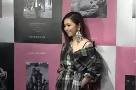 邓紫棋向应采儿取经 难不成计划结婚生宝宝？视频封面