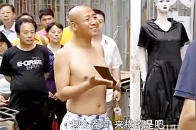 看到自己的母亲被欺负后，儿子提着把刀冲出来霸气护母视频封面