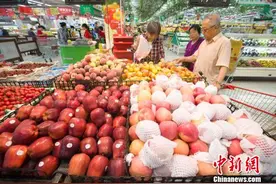 华媒：每天食用番茄苹果 可修复吸烟者受损肺脏图片