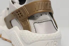 女生独享的波浪纹理质感：Nike Air Huarache新款上架图片