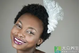 女人皮肤越黑竟越显得年轻图片