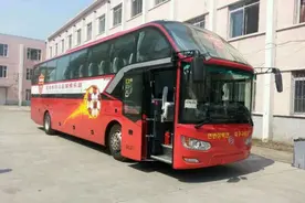 谁才是真正土豪，盘点中超俱乐部球队大巴。图片