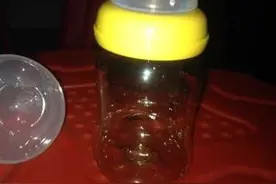 从出生到现在，宝宝用过这几个水杯图片