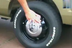 这辆日本微型货车配置全时四驱系统，省油又好开，值得购买视频封面